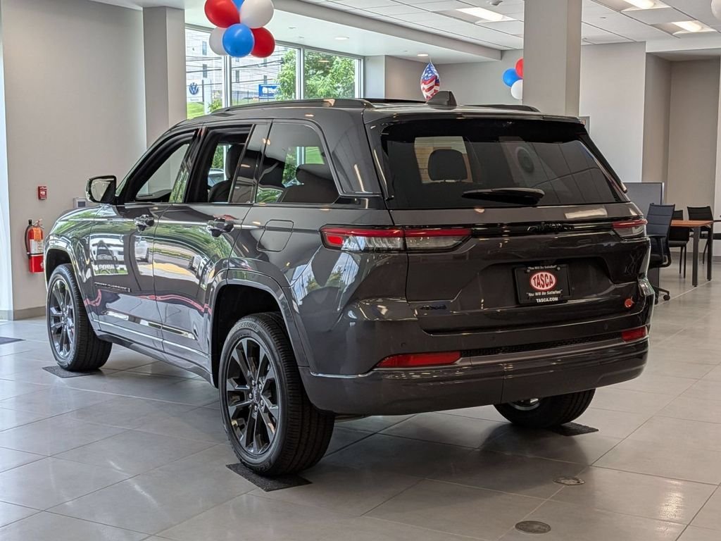New 2026 Baltic Gray Metallic Clear-Coat Exterior Paint Jeep Limited Reserve image 5