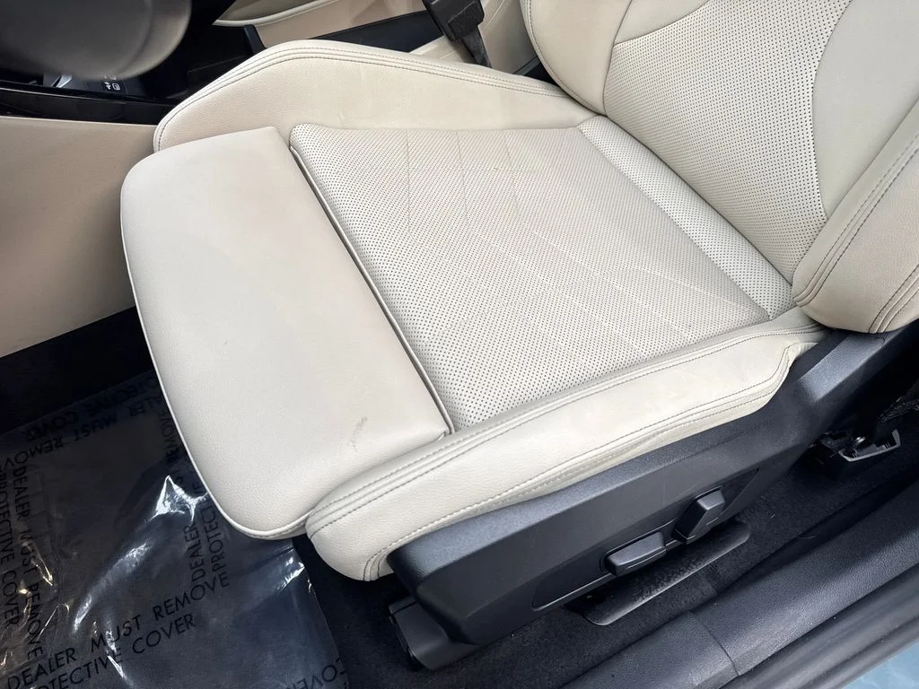 Used 2023 Green BMW xDrive28i image 30