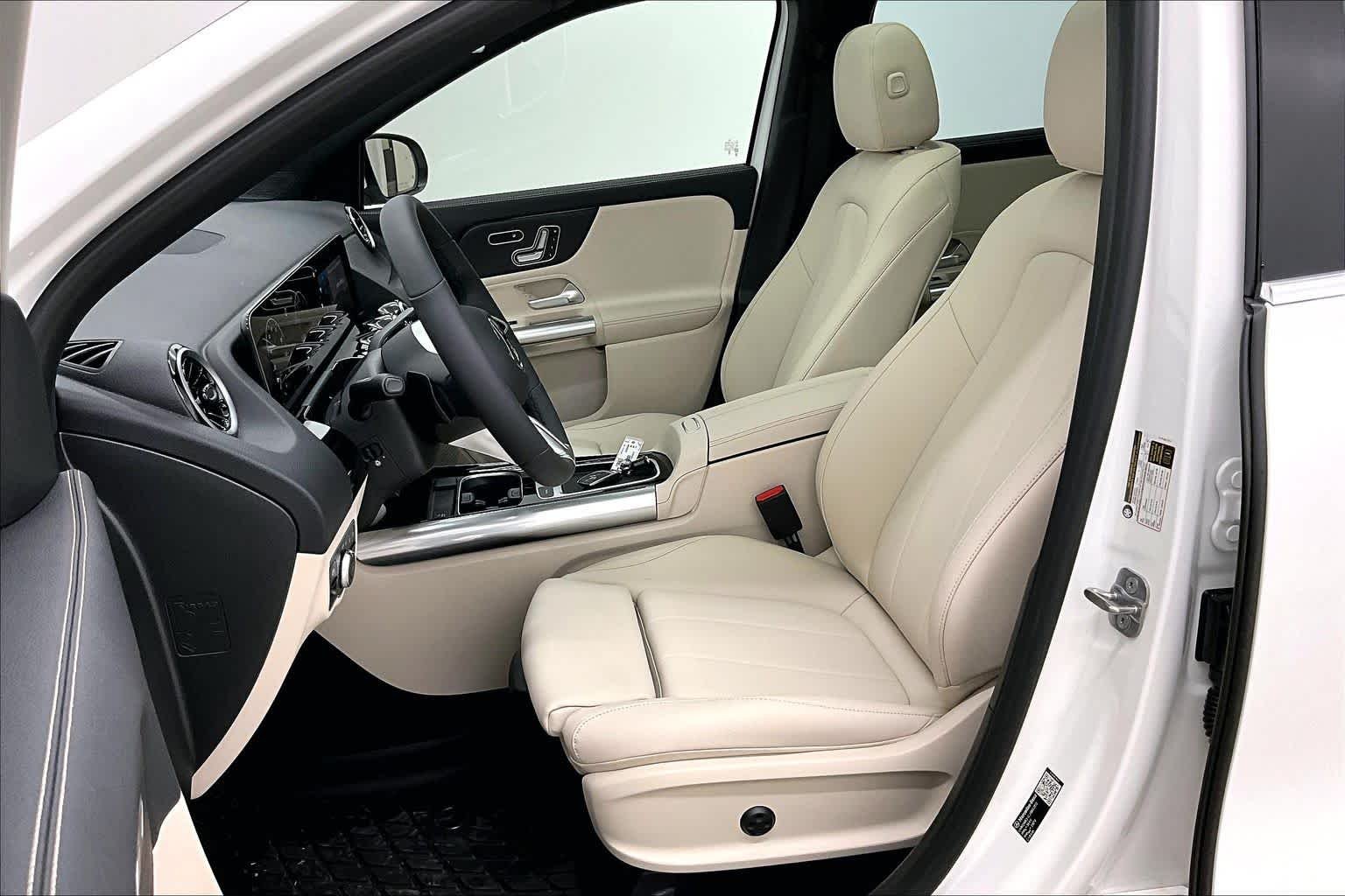 New 2026 Polar White Mercedes-Benz GLA 250 image 9