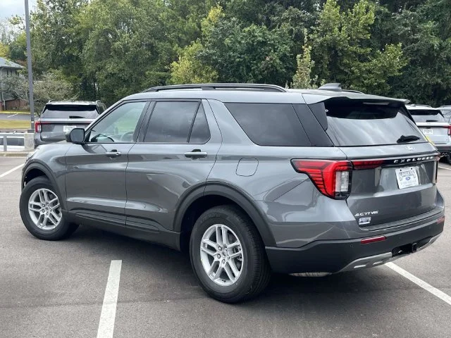 New 2027 Gray Ford Active image 4