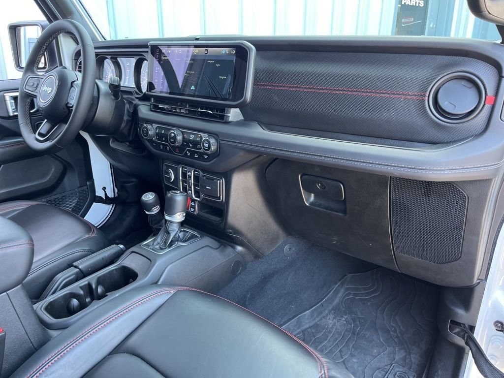 Used 2025 Bright White Clearcoat Jeep Rubicon X image 3