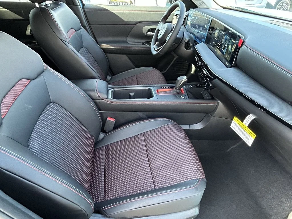 New 2026 Arctic Ice Blue Metallic / Super Black Two-tone Nissan SR image 9