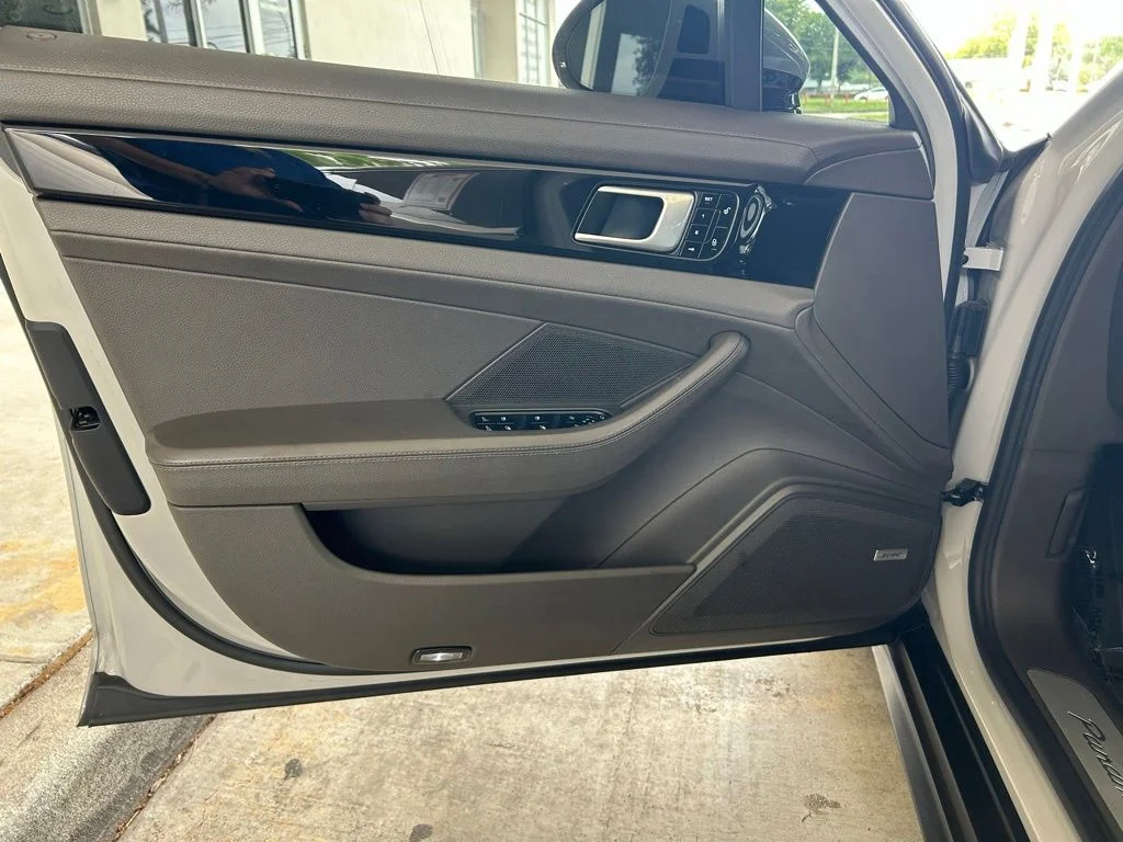 Used 2018 Black Porsche 4 image 37