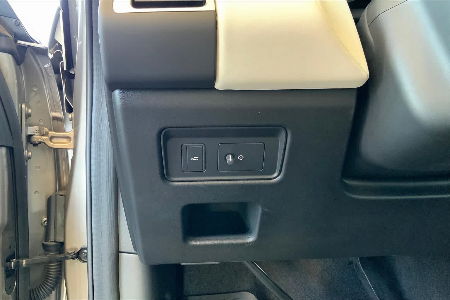 2024 Land Rover Discovery S - Photo 19