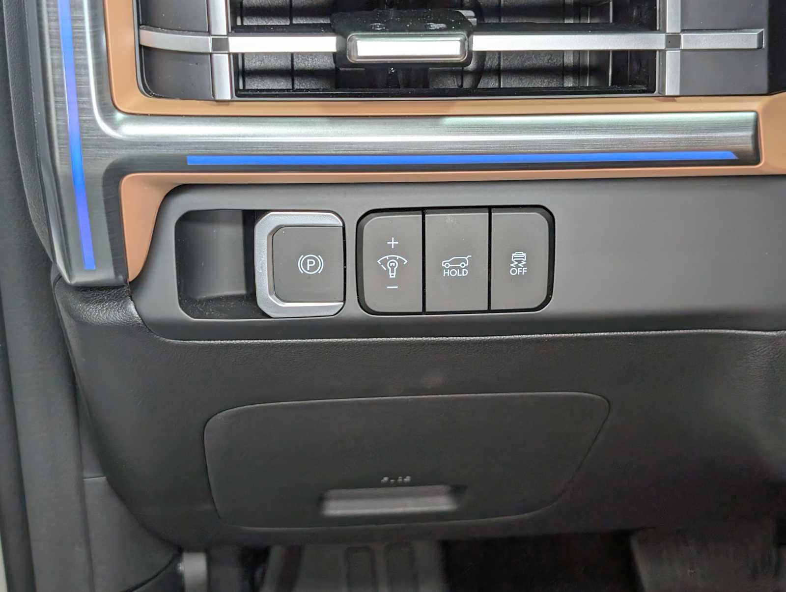 Used 2025 Serenity White Hyundai Limited image 39
