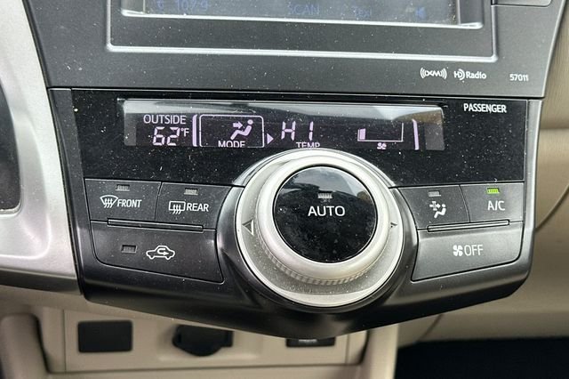 Used 2014 Beige Toyota Three image 24