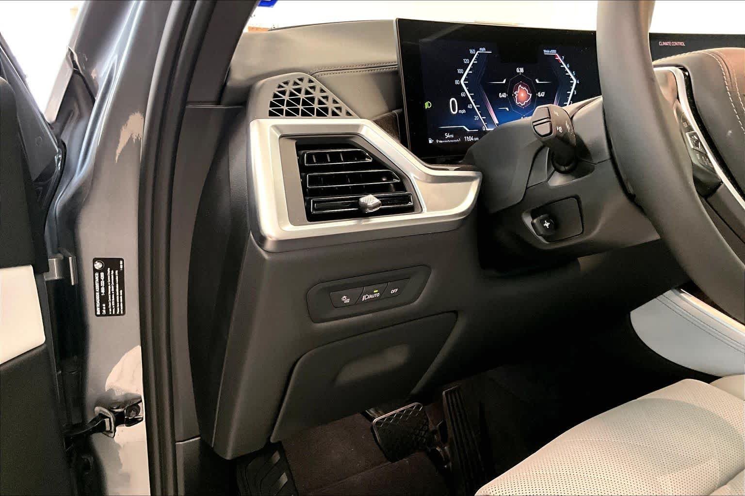 Used 2024 Skyscraper Grey Metallic BMW sDrive40i image 31