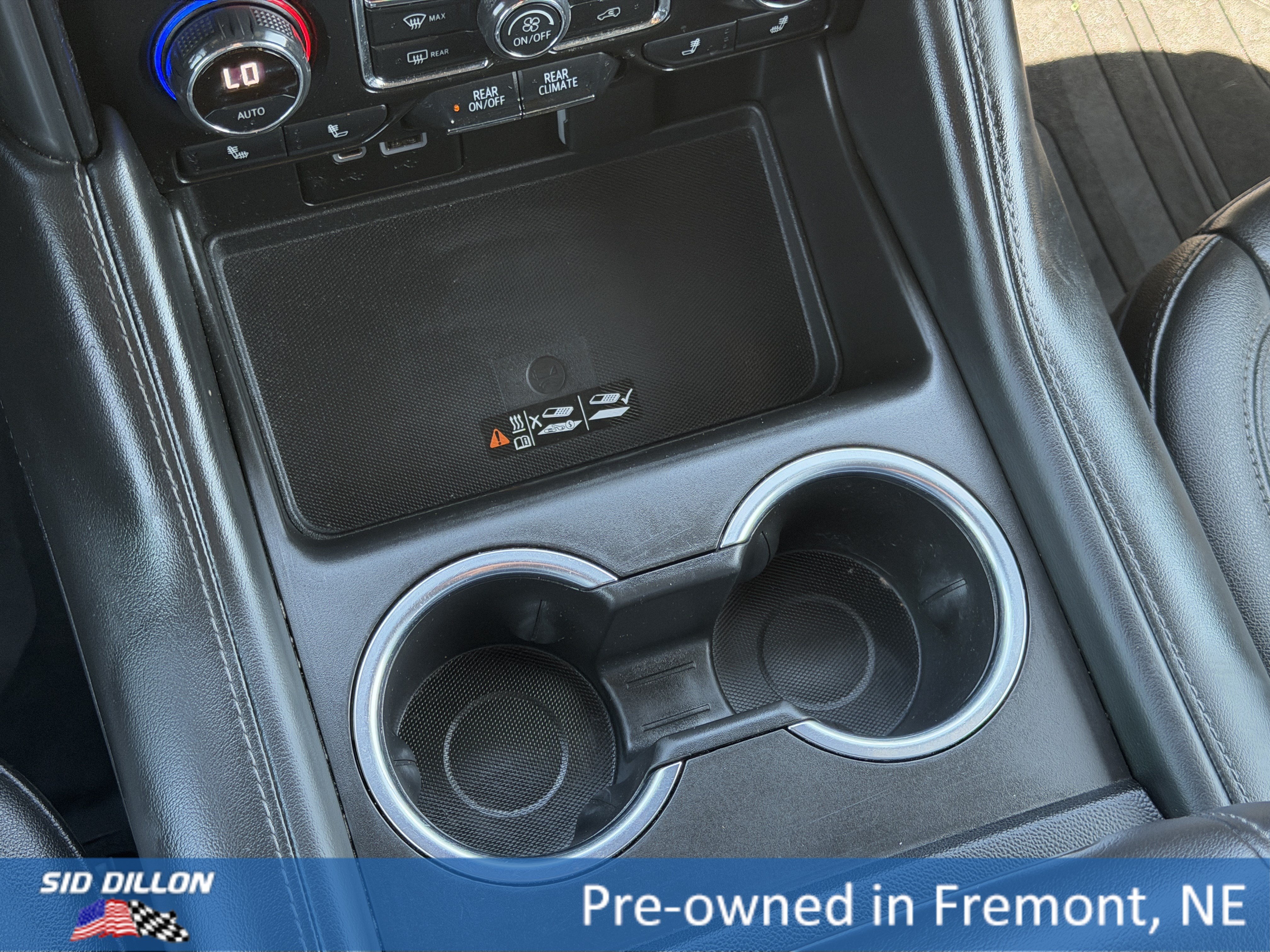 Used 2022 Black Chevrolet Z71 image 13
