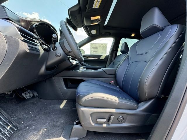 New 2026 RADIANT WHITE INFINITI Sport AWD image 22