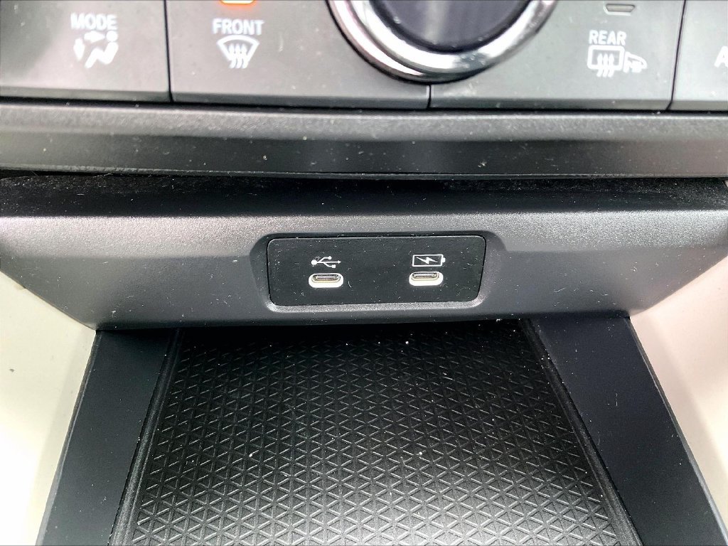 Used 2023 White Honda EX image 27