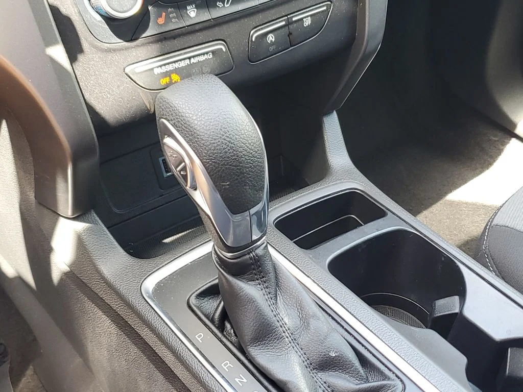Used 2018 Gray Ford SE image 30