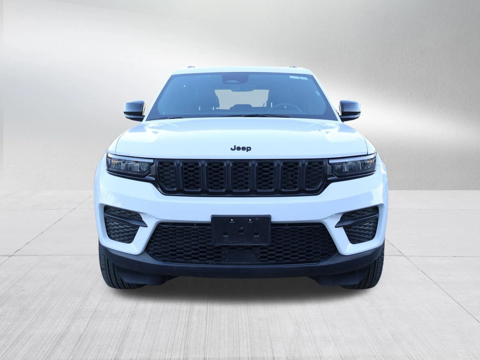 Used 2025 Jeep Grand Cherokee Altitude with VIN 1C4RJHAG1SC317673 for sale in Kansas City