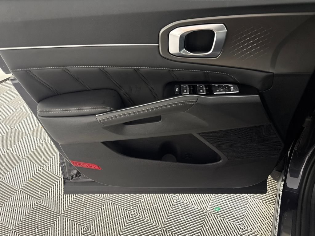 2025 Kia Sorento SX - Photo 10