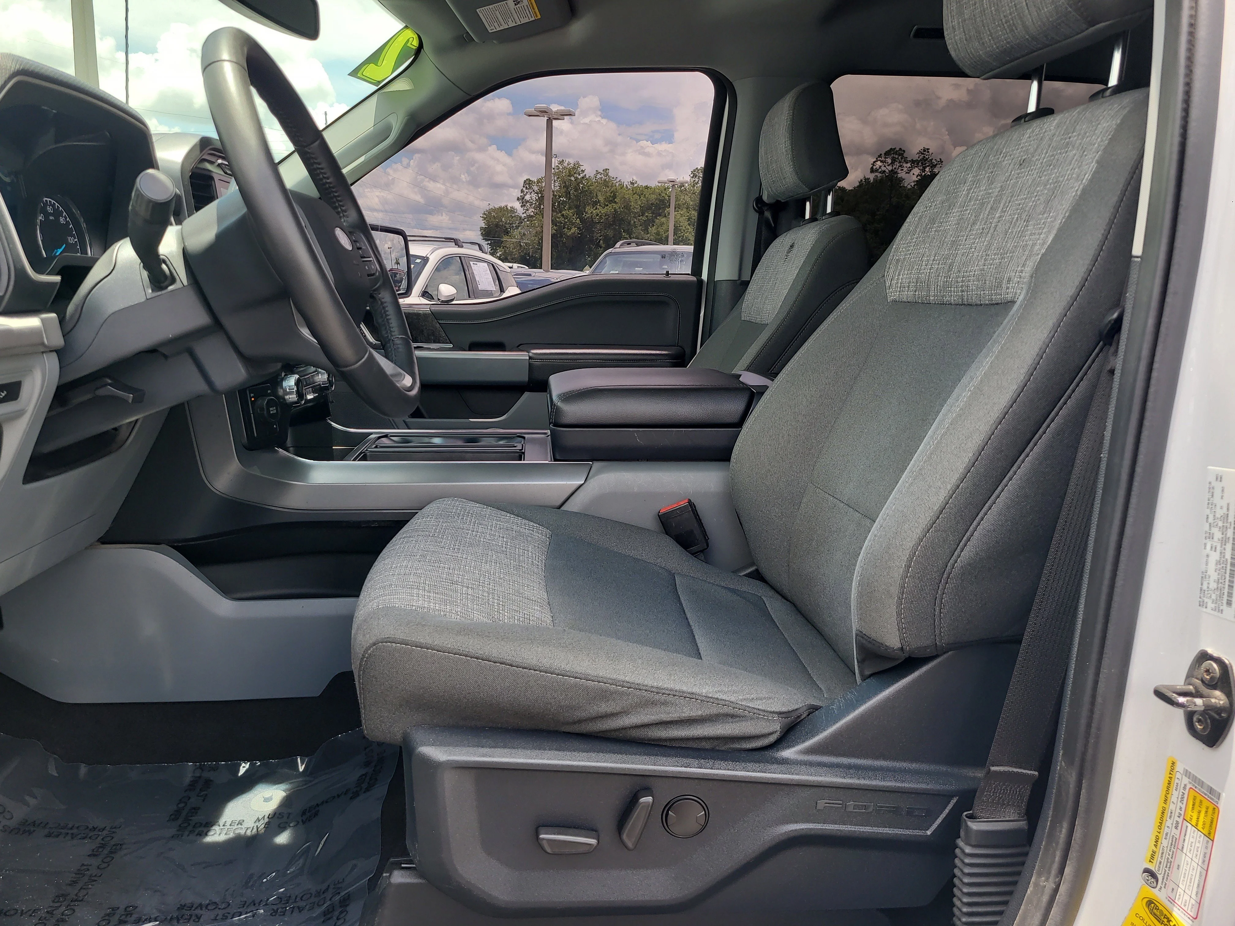 Used 2022 Oxford White Ford XLT image 18