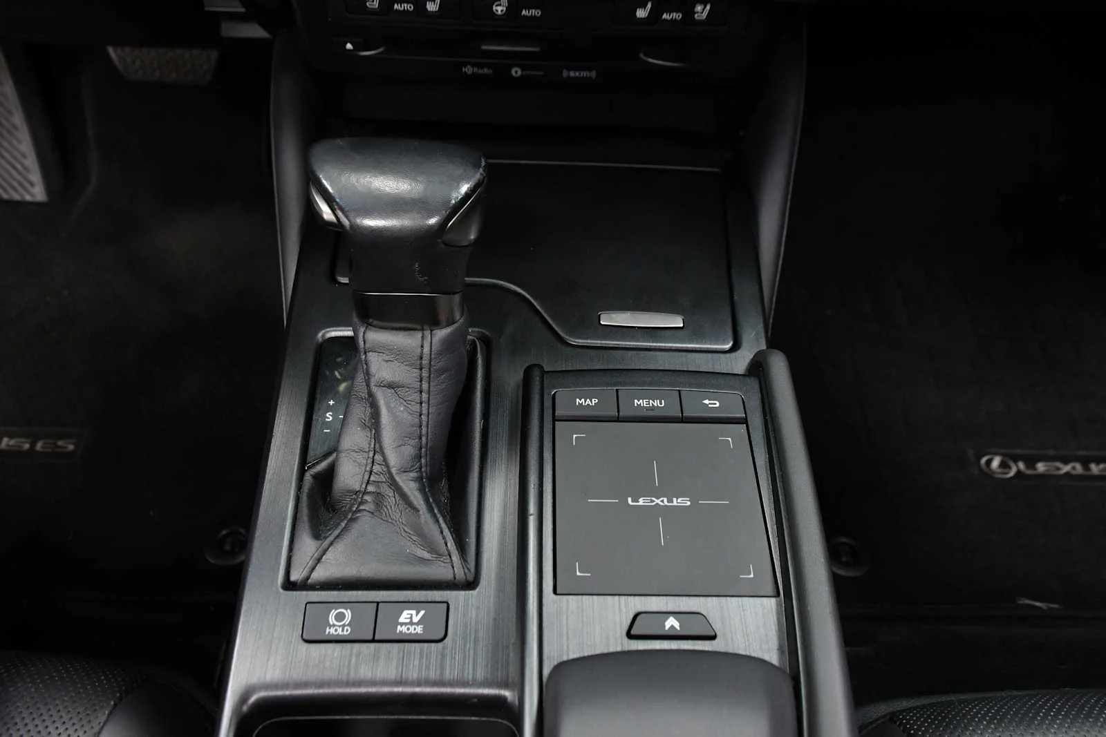 Certified Used 2022 IRIDIUM Lexus  image 22