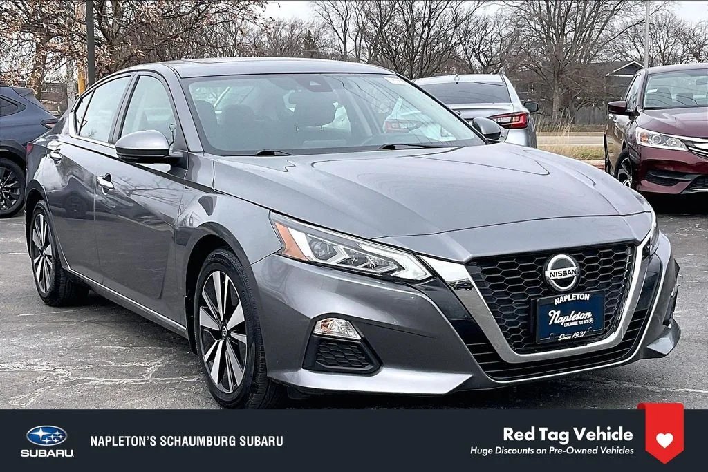 Used 2022 Gray Nissan 2.5 SV image 1