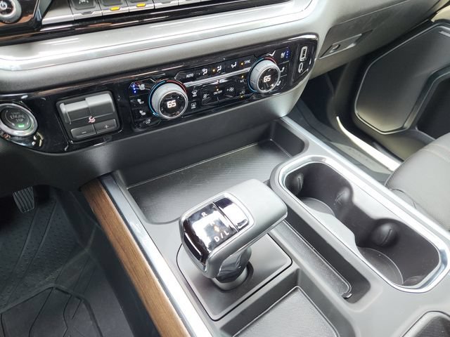 New 2026 Polar White Tricoat Chevrolet High Country image 21