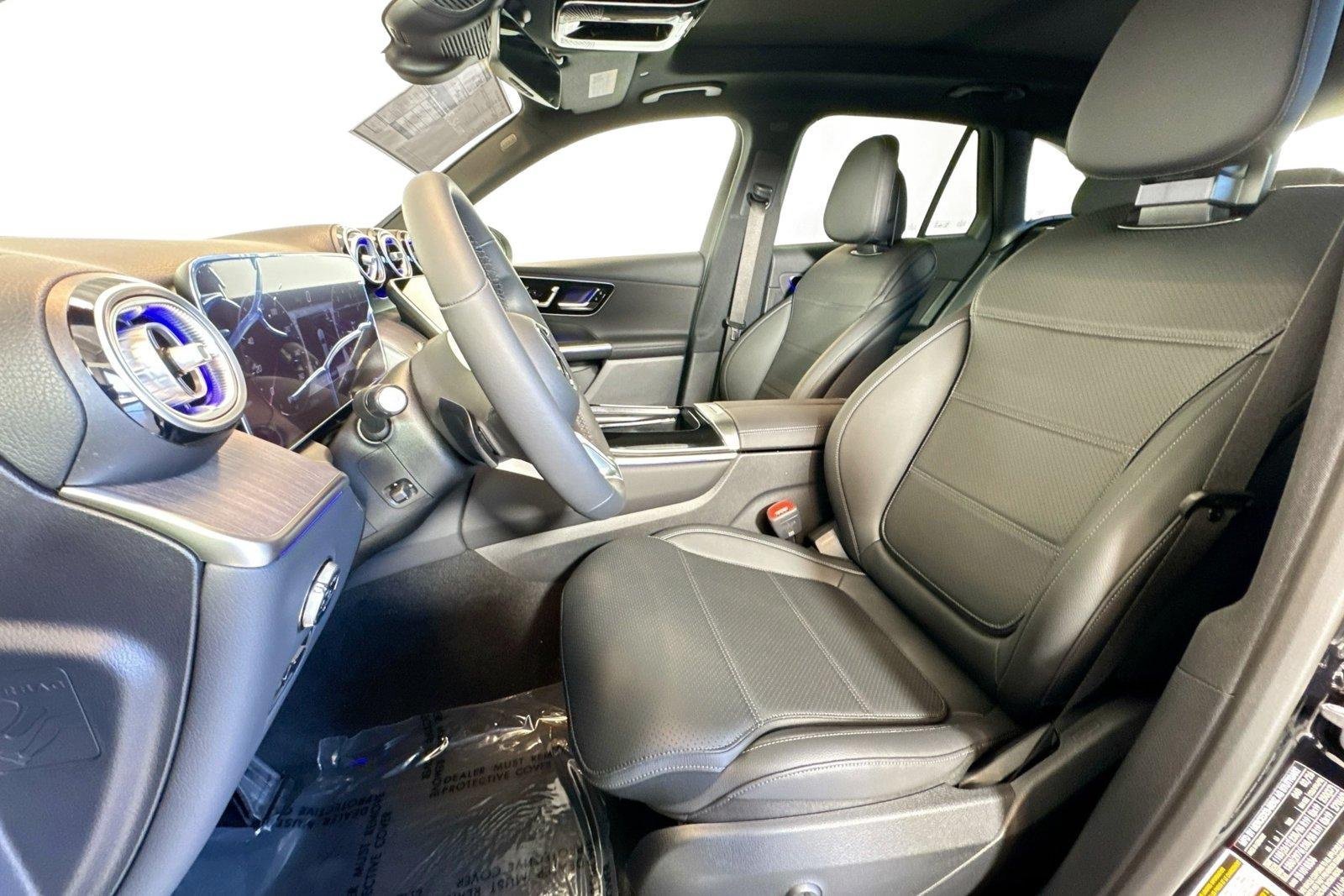 New 2026 Black Mercedes-Benz GLC 300 image 18