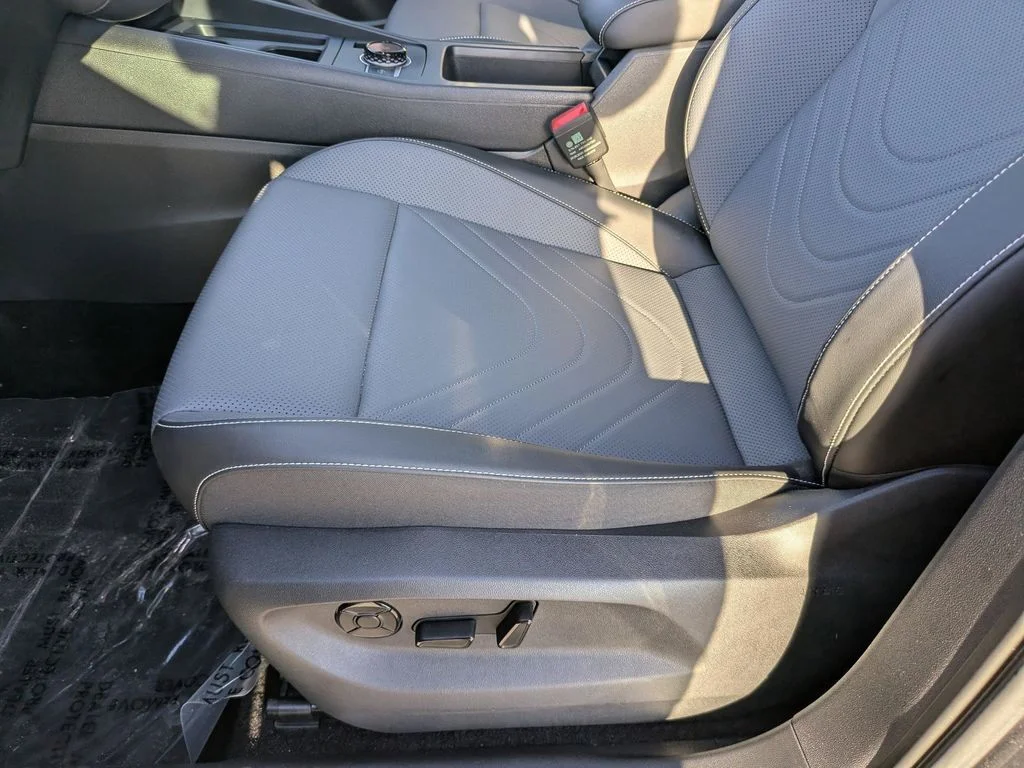 Certified Used 2025 Gray Volkswagen 2.0T SE image 18