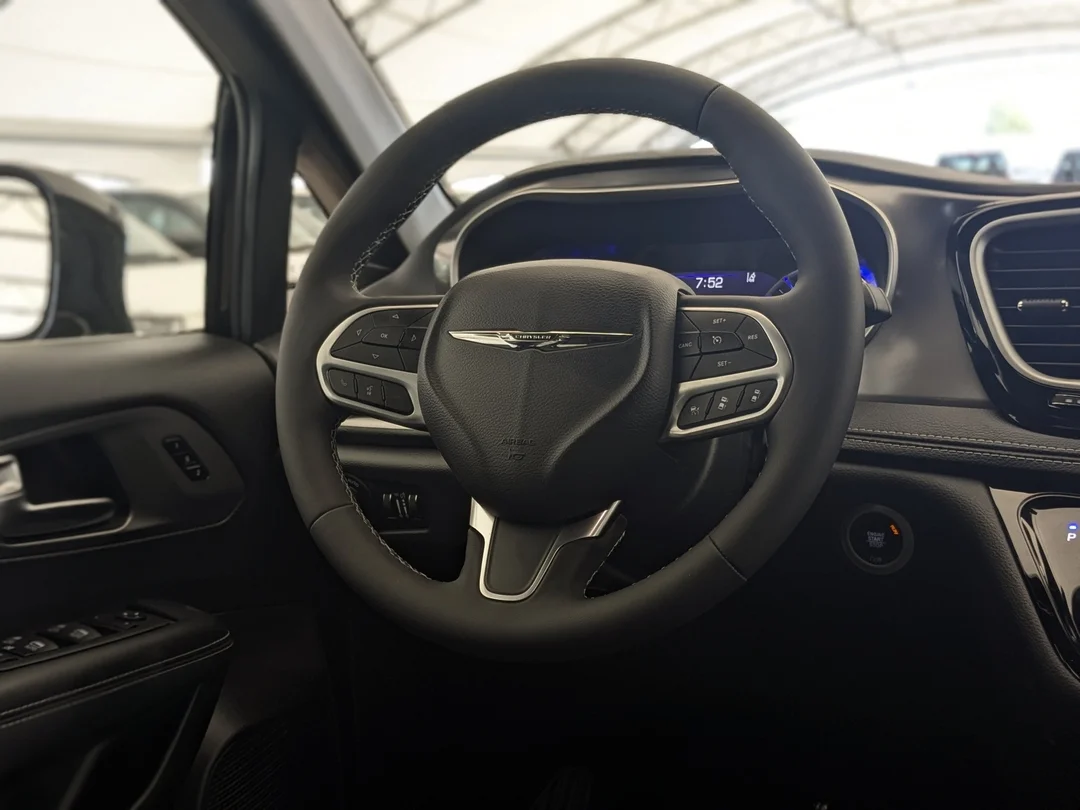 Certified Used 2025 Black Chrysler Select - - AWD - Caprice Leather - Blind Spot - Safety Sphere - 360 Cam & More! image 16