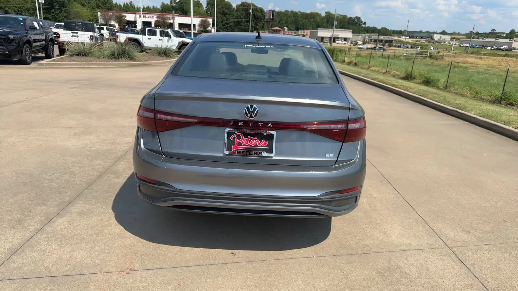 Used 2025 Gray Volkswagen SE image 8