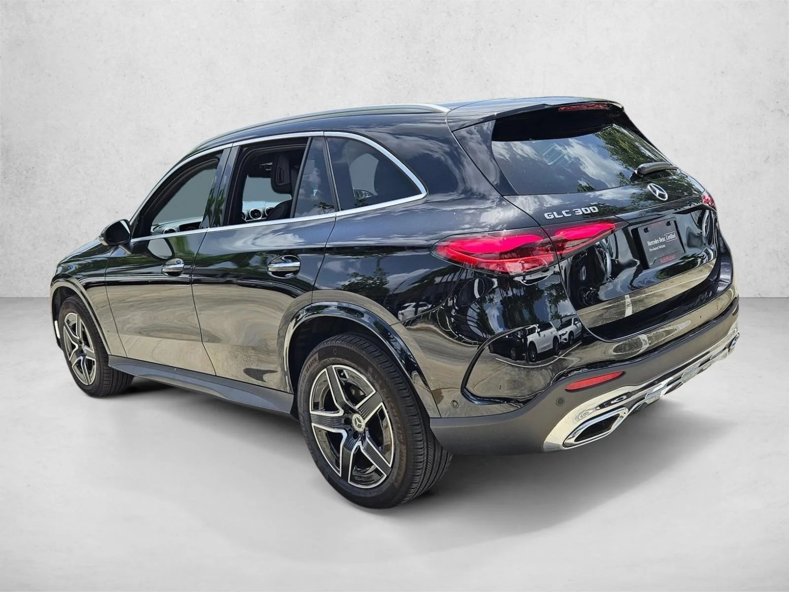 Used 2026 Black Mercedes-Benz GLC 300 image 8