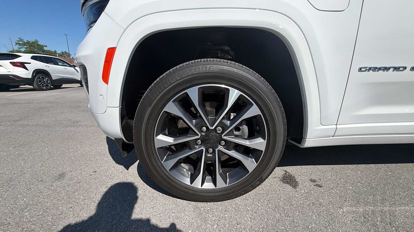 Used 2023 Bright White Clearcoat Jeep Overland image 9