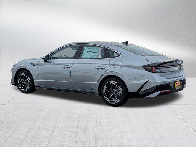 New 2026 Aero Silver Hyundai SEL Sport image 3