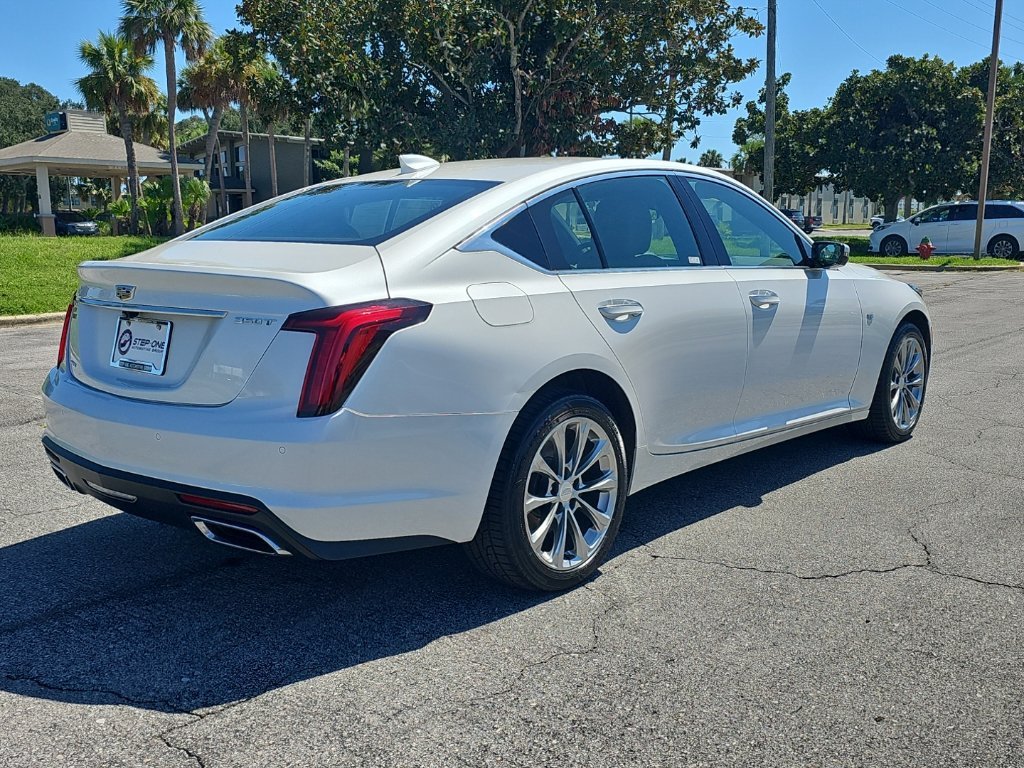 Used 2020 CRYSTAL WHITE TRICOAT Cadillac Premium Luxury image 6