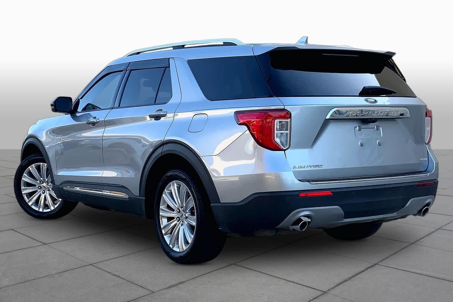 Used 2020 Iconic Silver Ford Limited image 12