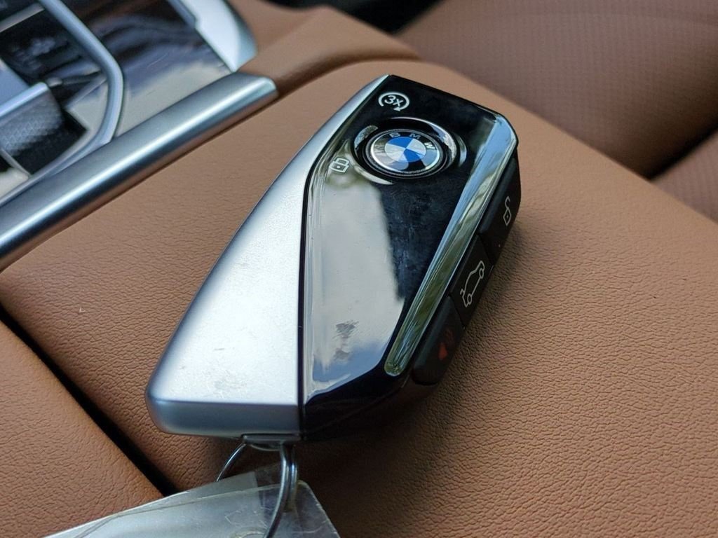 New 2027 Black Sapphire Metallic BMW xDrive40i image 29