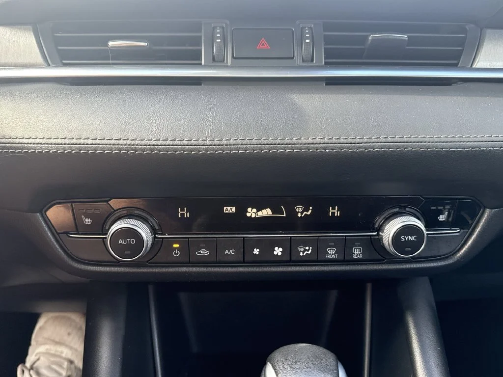 Used 2018 White Mazda Touring image 18