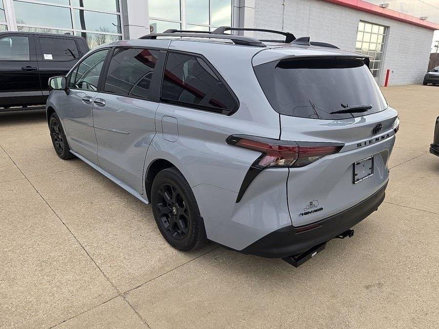 2025 TOYOTA SIENNA - Image 3