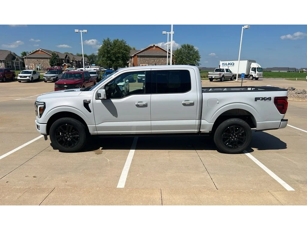 Used 2025 Space White Metallic Ford Platinum image 5