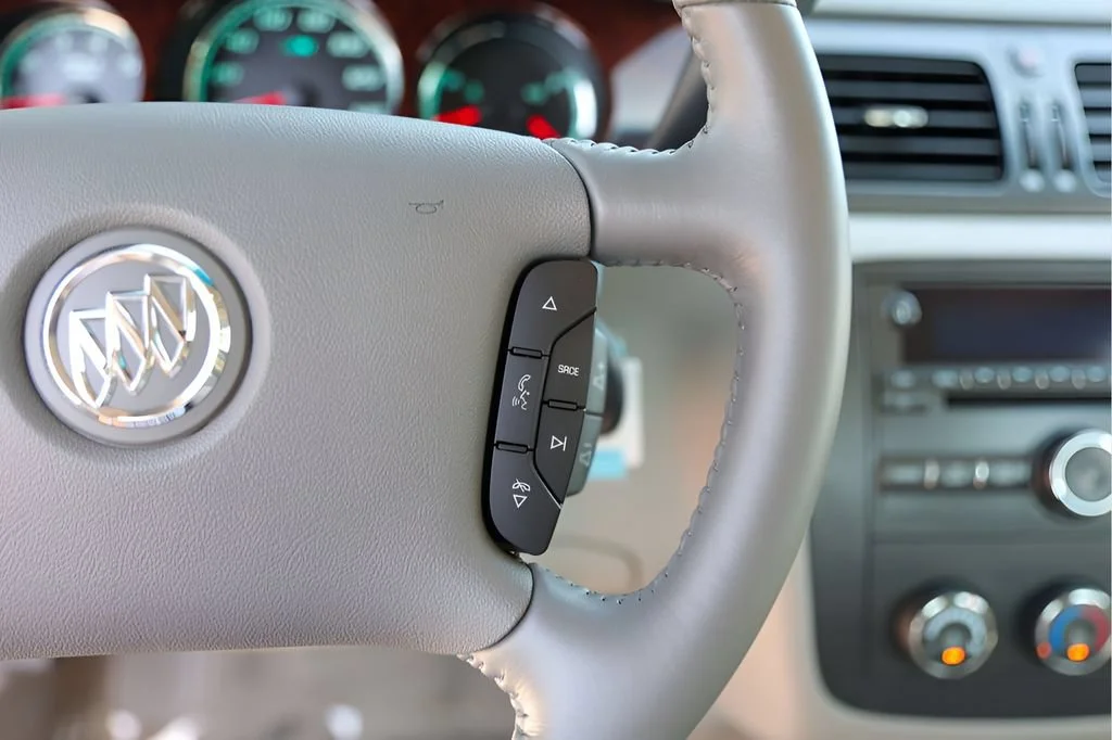 Used 2011 QUICKSILVER METALLIC Buick CX image 13