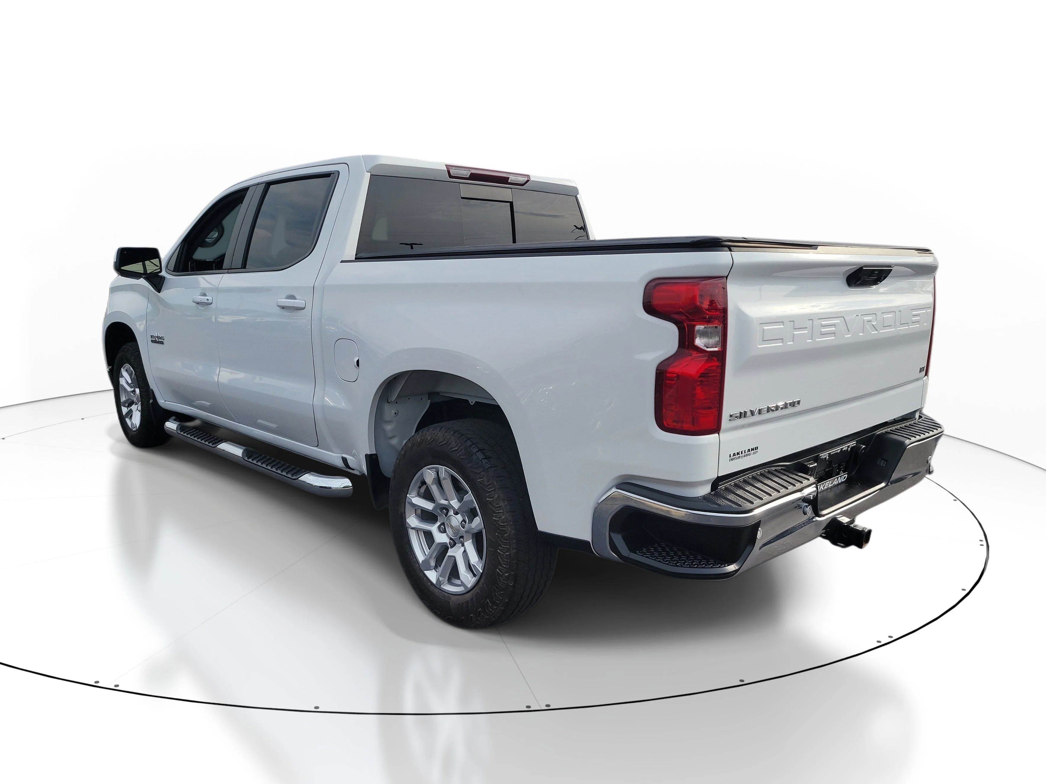 Used 2024 Summit White Chevrolet LT image 6