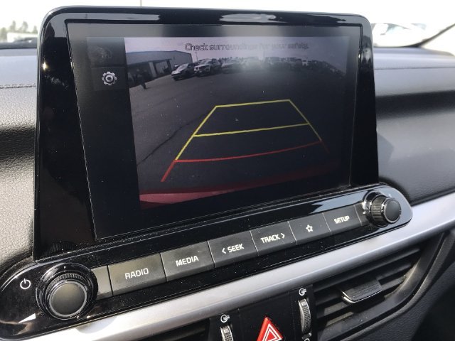 Used 2022 Red Kia LXS image 17