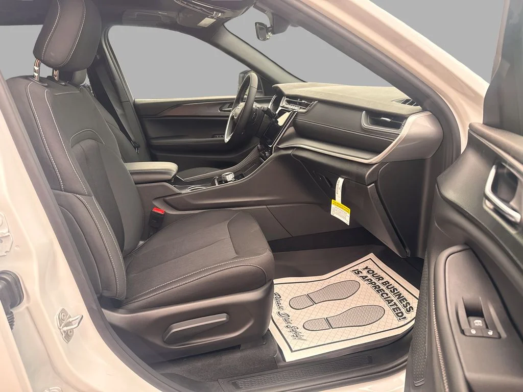 New 2026 Bright White Clearcoat Jeep Laredo image 15