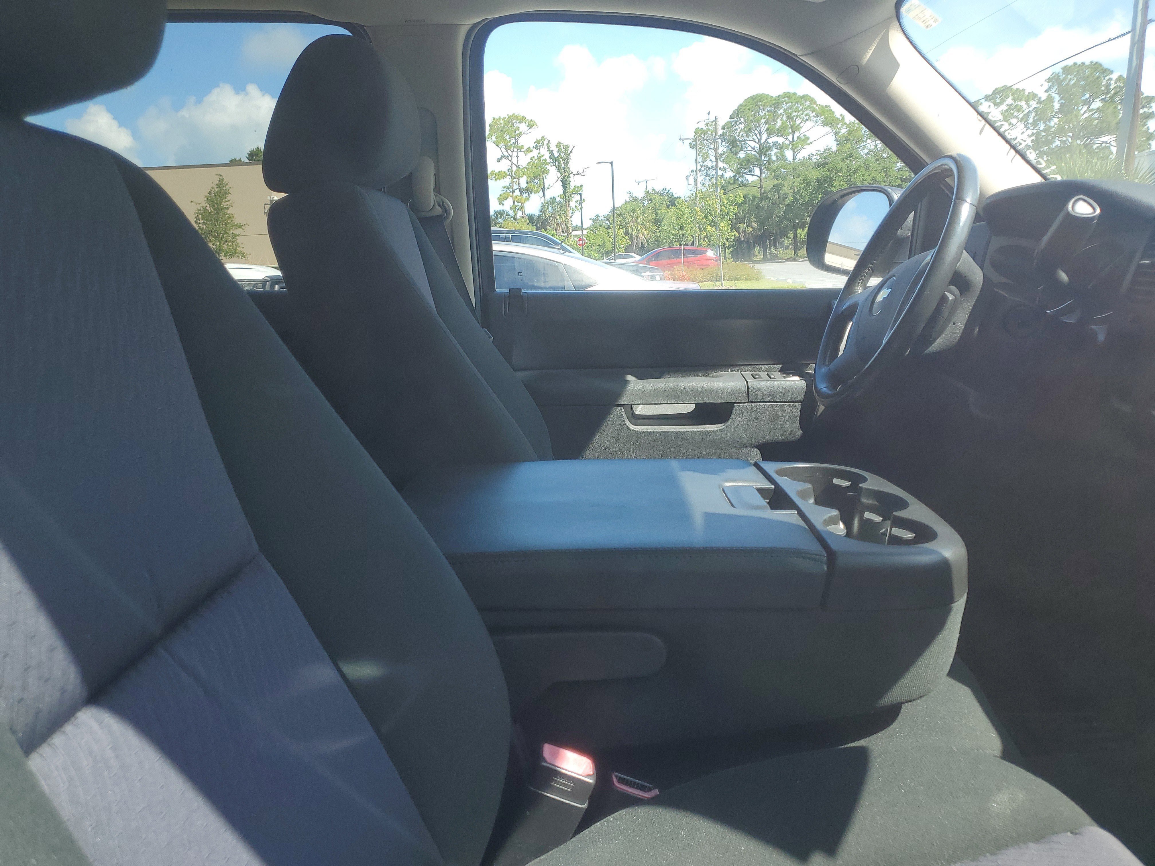 Used 2011 Blue Granite Metallic Chevrolet LT image 9