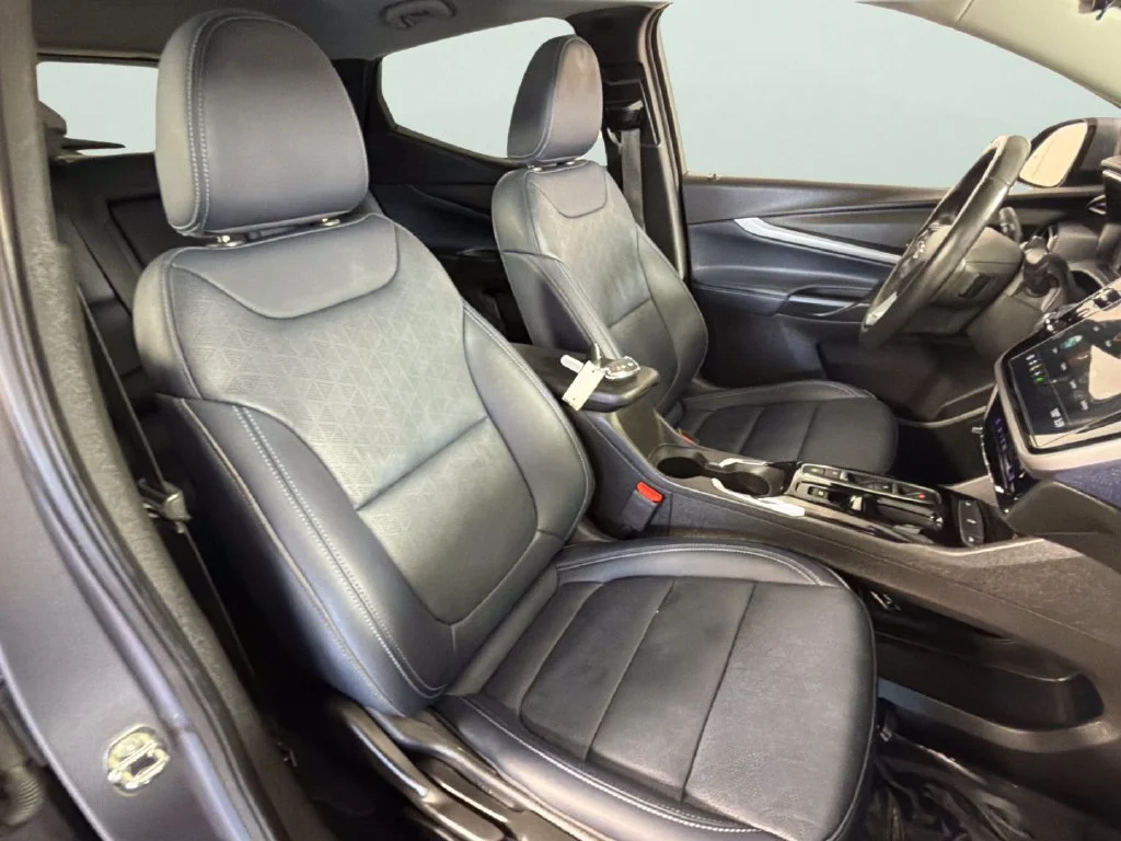 Used 2022 GRAY GHOST METALLIC Chevrolet Premier image 36