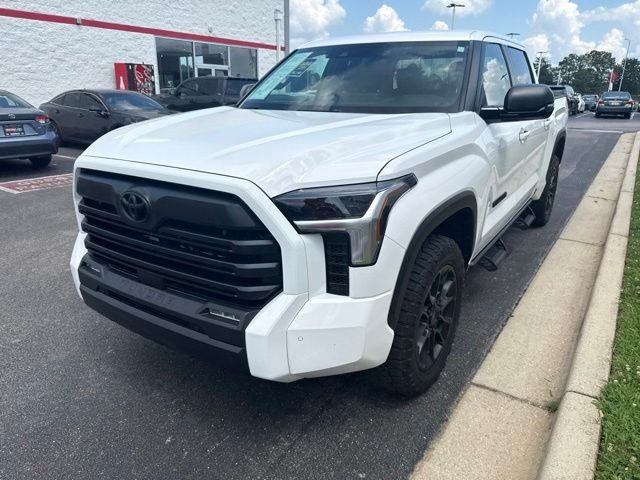 Used 2025 White Toyota SR5 image 3
