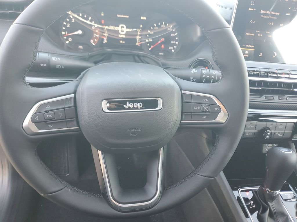 New 2026 Hydro Blue Pearlcoat Jeep Latitude image 17