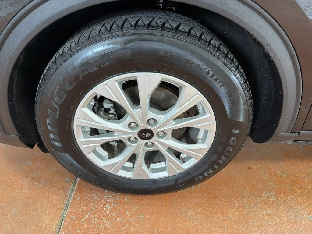 Used 2023 Black Ford Active image 10