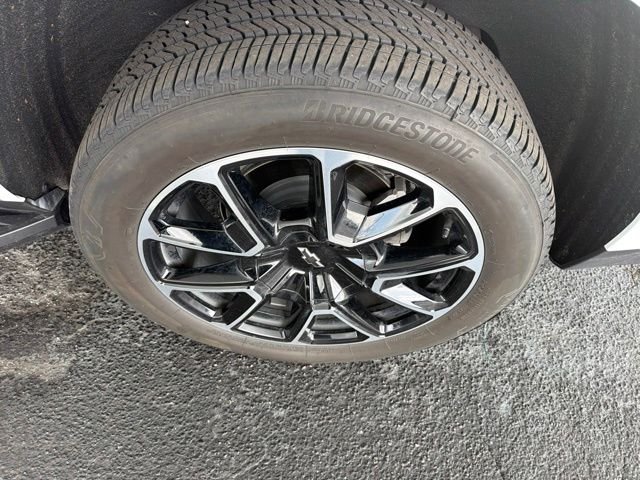 Used 2024 White Chevrolet RST image 10