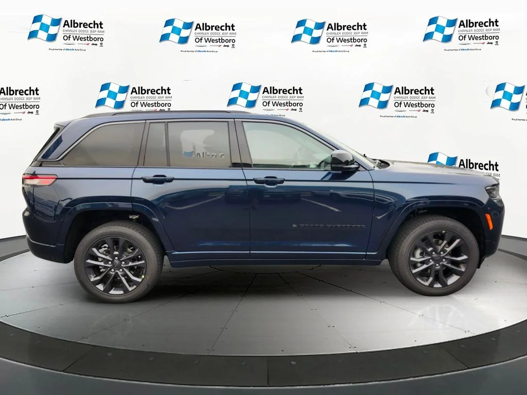 New 2026 Fathom Blue Pearl-Coat Exterior Paint Jeep Limited Reserve image 6