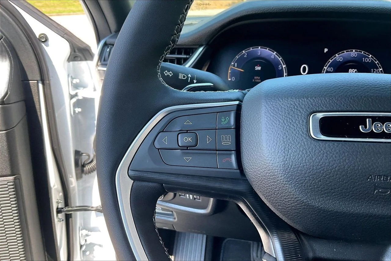 New 2026 Bright White Clearcoat Jeep Laredo X image 28