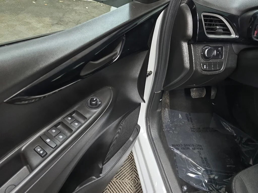 Used 2020 Summit White Chevrolet 1LT image 27