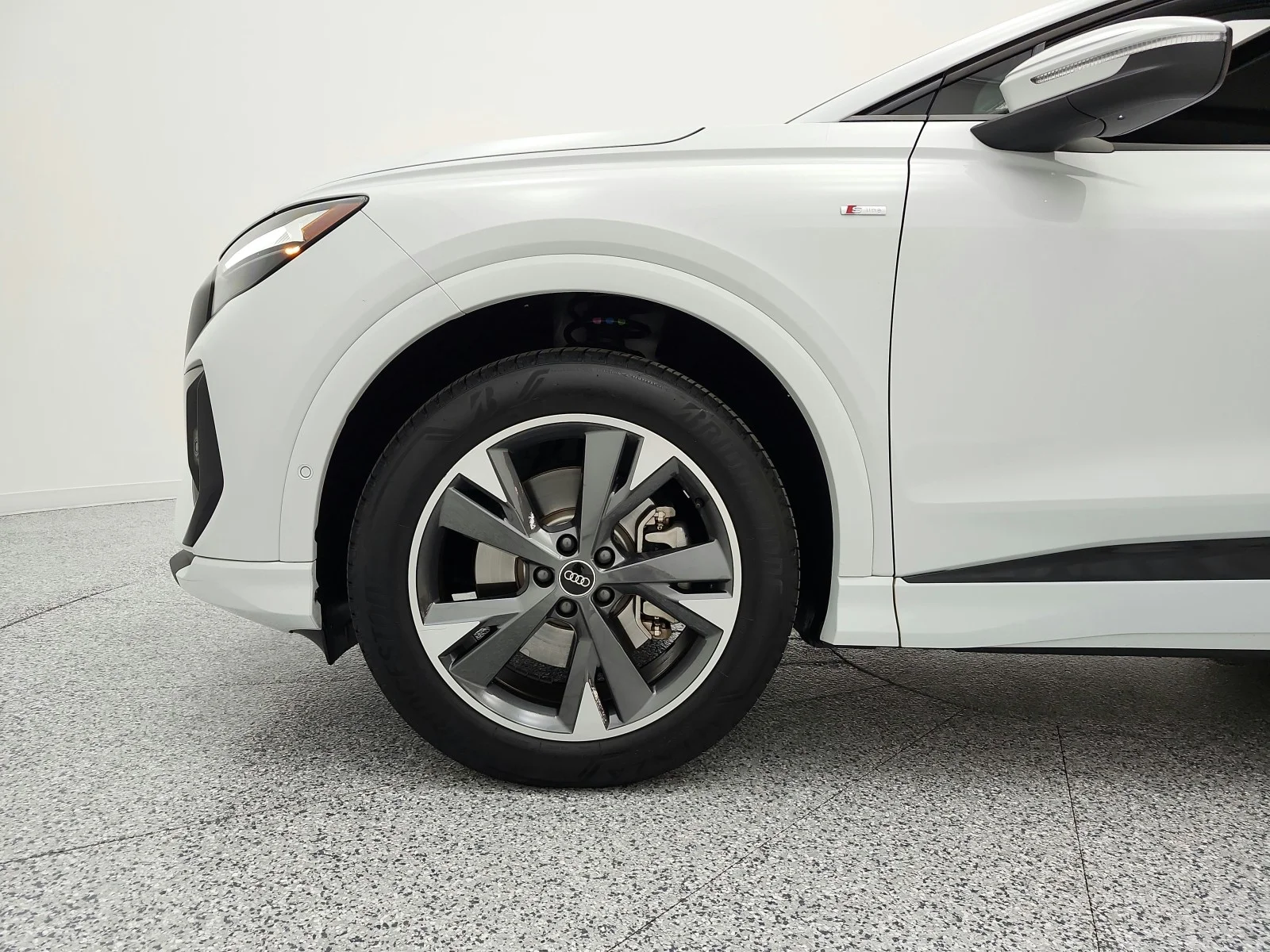 Used 2024 Glacier White Metallic Audi Premium Plus 50 quattro image 17