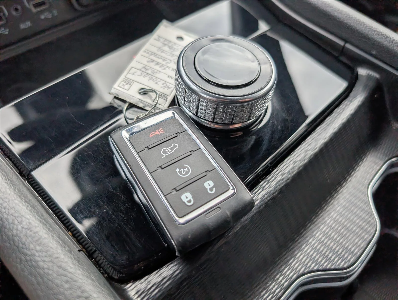Used 2024 Diamond Black Crystal Pearlcoat Jeep Laredo image 19