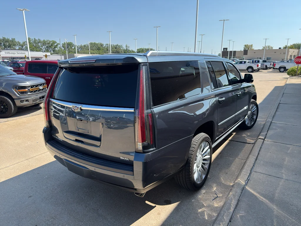 Used 2019 Shadow Metallic Cadillac Platinum image 21